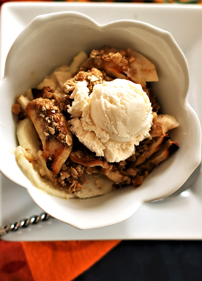 Apple crisp with vanilla ice cream